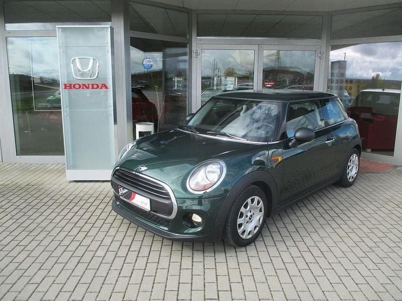 British racing green ii metall Gebraucht 2017 Mini ONE Kleinwagen | 9.999 € (Guter Preis) - Bild 1/4