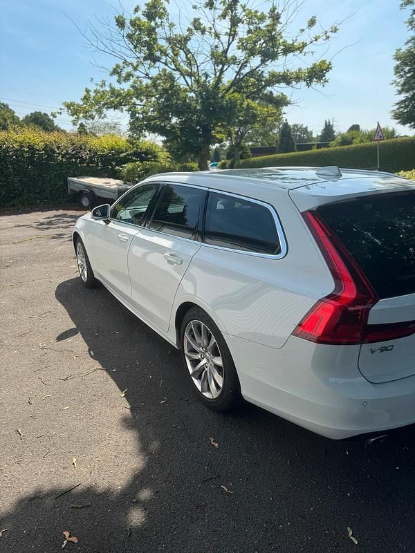 Gebraucht Volvo V90 190 PS (139 kW) 2020 Weiß Kombi