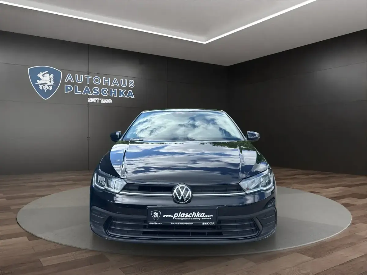 Gebraucht VW Polo Move 80 PS (58 kW) 2024 Deep black perleffekt (schwarz) Kleinwagen