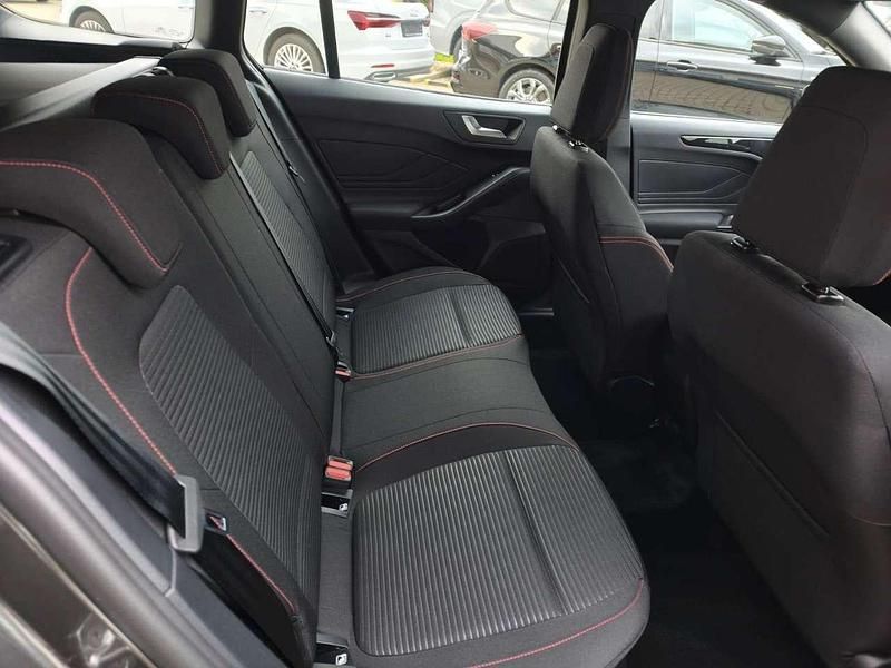 Neu Ford Focus ST-Line 116 PS (85 kW) 2025 Grau Kombi
