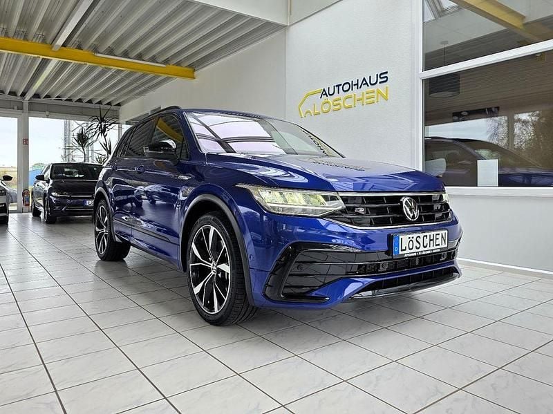 Blau Gebraucht 2023 VW Tiguan Sound SUV | 41.990 € - Bild 1/4