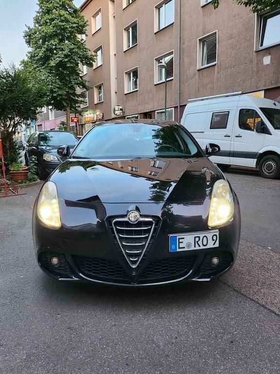 Schwarz Gebraucht 2010 Alfa Romeo Giulietta Kleinwagen | 4.750 € (Superpreis) - Bild 1/4