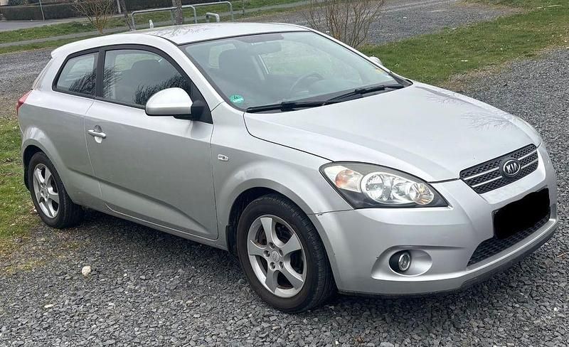 Gebraucht Kia Ceed EX 126 PS (92 kW) 2008 Silber Kleinwagen