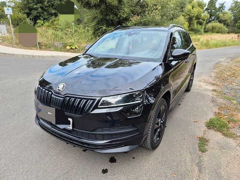 Schwarz Gebraucht 2019 Skoda Karoq SportLine SUV | 22.600 € (Etwas zu teuer) - Bild 1/4
