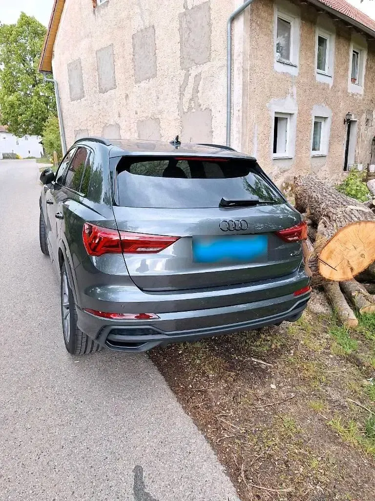 Neu Audi Q3 S-Line 190 PS (139 kW) 2025 Grau SUV