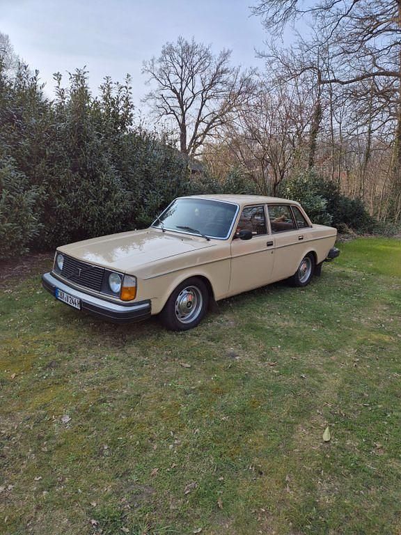 Gebraucht Volvo 244 101 PS (74 kW) 1977 Beige Limousine