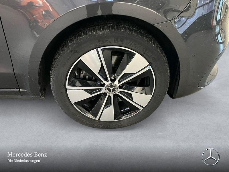 Gebraucht Mercedes V250 Style 190 PS (139 kW) 2024 Grau Van / Kleinbus