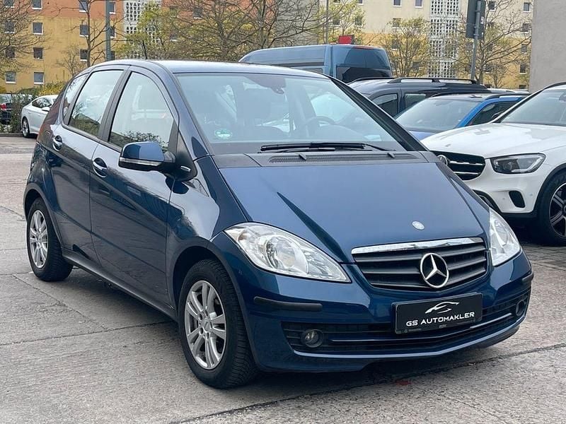 Gebraucht Mercedes A160 95 PS (69 kW) 2012 Blau Limousine