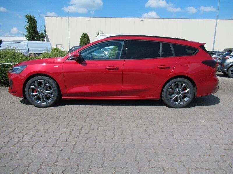 Gebraucht Ford Focus ST-Line X 155 PS (114 kW) 2025 Rot Limousine