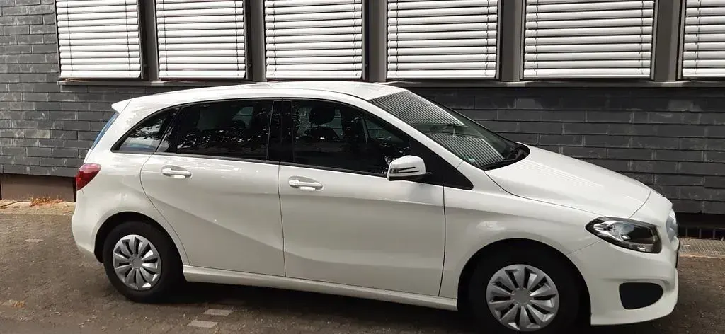 Gebraucht Mercedes B180 122 PS (89 kW) 2016 Weiß Van / Kleinbus