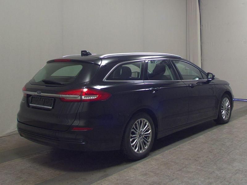 Gebraucht Ford Mondeo Titanium 150 PS (110 kW) 2020 Schwarz Limousine