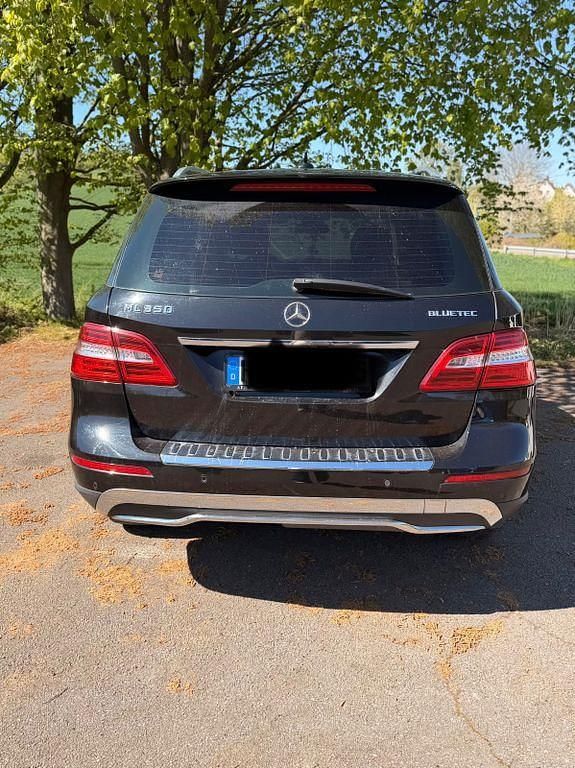 Second-hand Mercedes ML350 231 CP (169 kW) 2012 Negru SUV