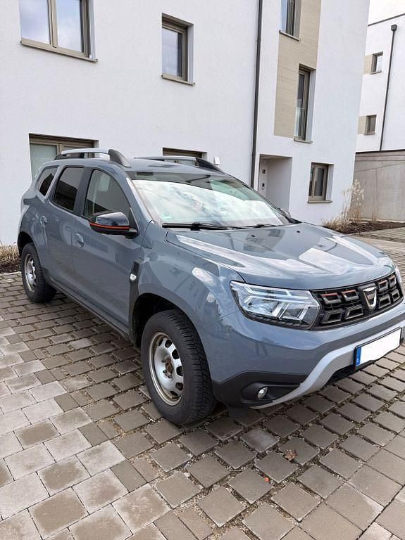 Gebraucht Dacia Duster Extreme 131 PS (96 kW) 2022 Grau SUV
