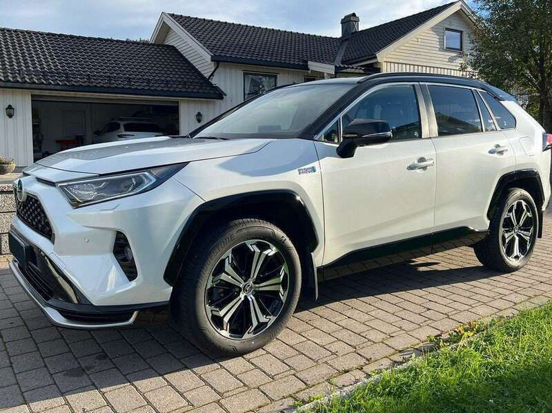 Weiß Gebraucht 2022 Toyota RAV4 Hybrid SUV | 31.000 € - Bild 1/4