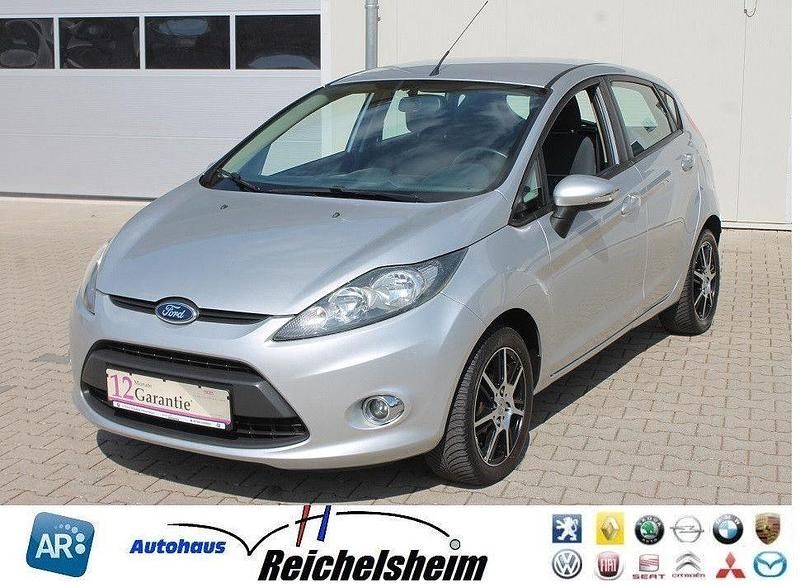 Gebraucht Ford Fiesta 69 PS (50 kW) 2012 Silber Kleinwagen