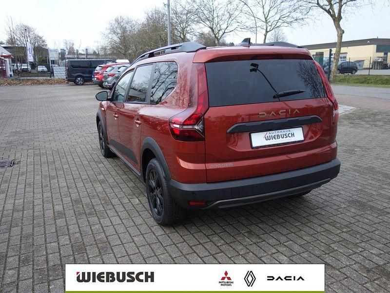 Neu Dacia Jogger Extreme 101 PS (74 kW) 2025 Braun Van / Kleinbus