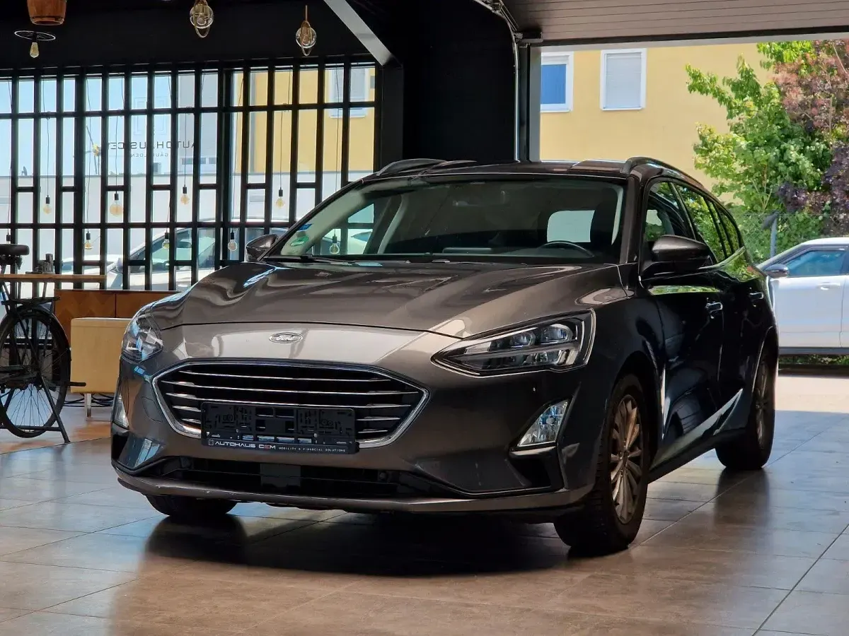 Gebraucht Ford Focus Titanium 150 PS (110 kW) 2020 Grau Kombi