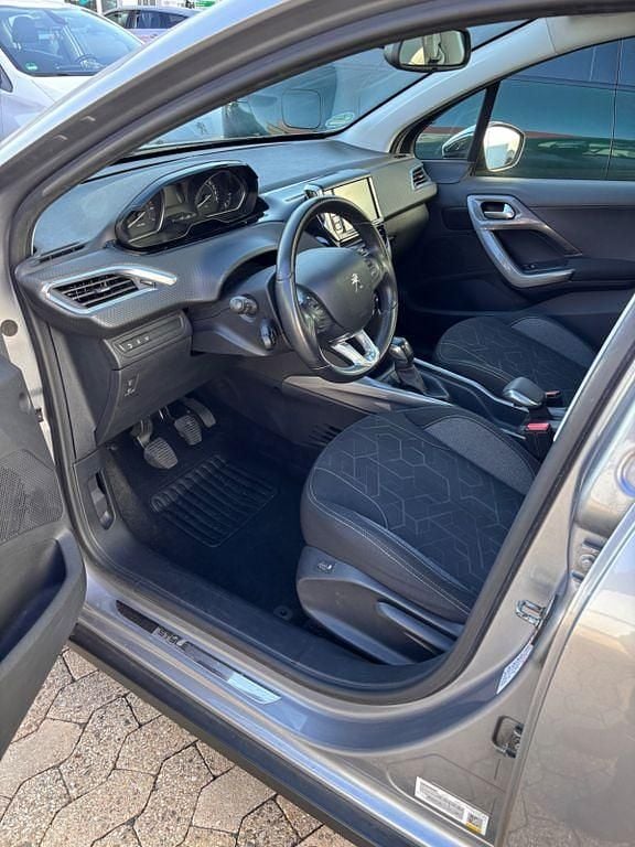 Gebraucht Peugeot 2008 Style 110 PS (80 kW) 2017 Silber SUV