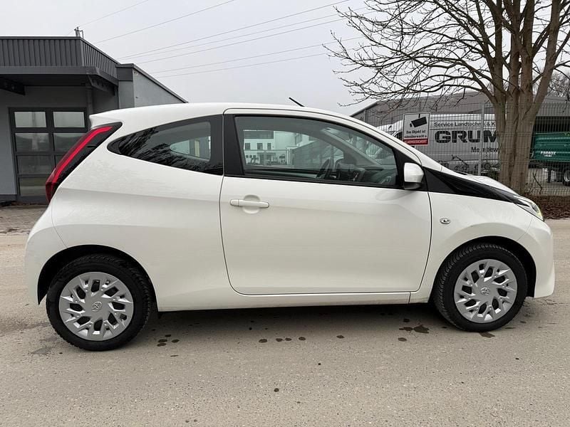 Gebraucht Toyota Aygo 72 PS (52 kW) 2019 Weiß Kleinwagen