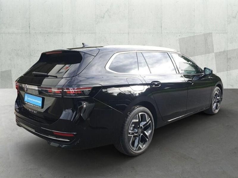 Gebraucht VW Passat Elegance 150 PS (110 kW) 2024 Schwarz Kombi