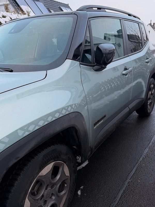 Gebraucht Jeep Renegade 130 PS (95 kW) 2022 Andere farben SUV