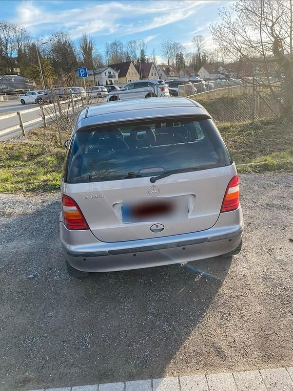 Usado Mercedes A140 82 HP (60 kW) 1999 Prateado Sedan