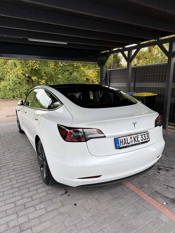 Gebraucht Tesla Model 3 Standard Range Plus 208 kW (283 PS) 2022 Weiß Limousine