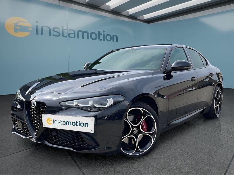 Schwarz Gebraucht 2023 Alfa Romeo Giulia Limousine | 42.449 € (Teuer) - Bild 1/4