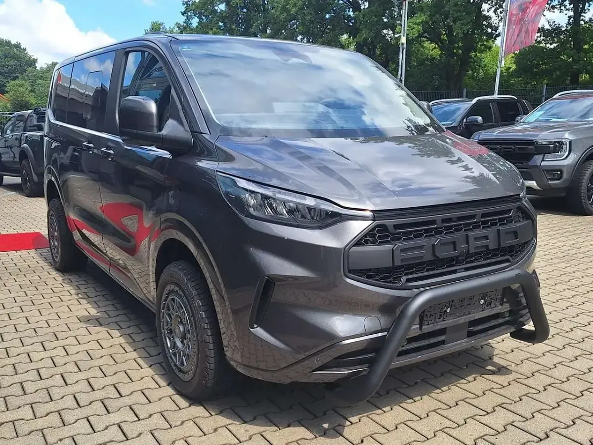 Neu Ford Tourneo Titanium 170 PS (125 kW) 2025 Grau Van / Kleinbus