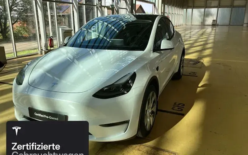 Gebraucht Tesla Model Y 273 kW (372 PS) 2023 Weiß SUV