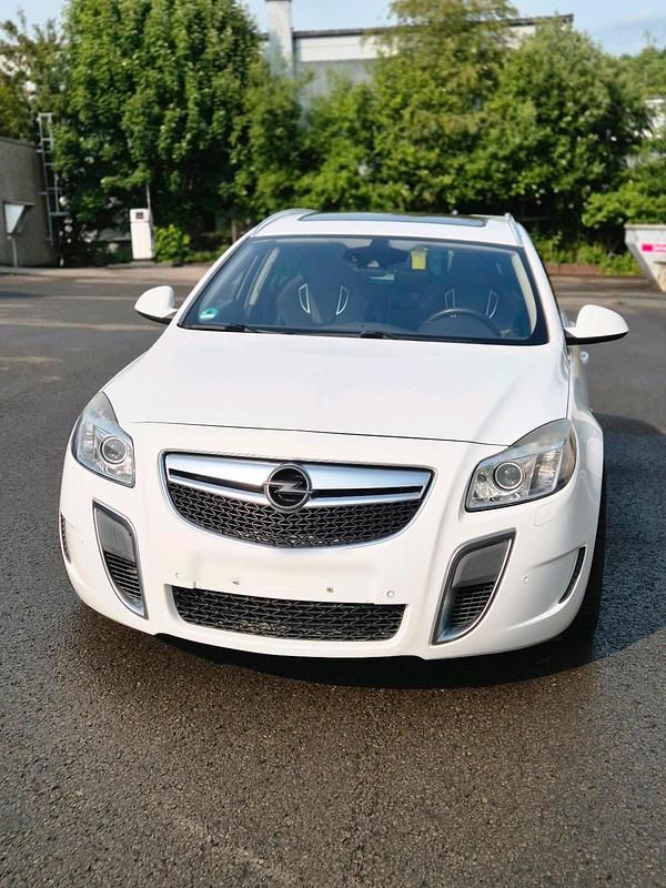 Weiß Gebraucht 2009 Opel Insignia OPC Kombi | 5.200 € (Superpreis) - Bild 1/4