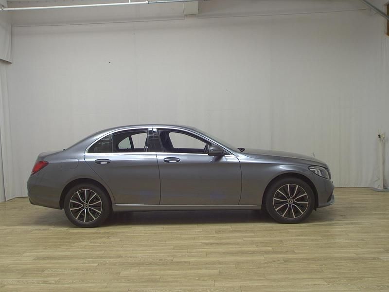 Grau Gebraucht 2021 Mercedes C200 Avantgarde Limousine | 24.980 € (Superpreis) - Bild 1/4