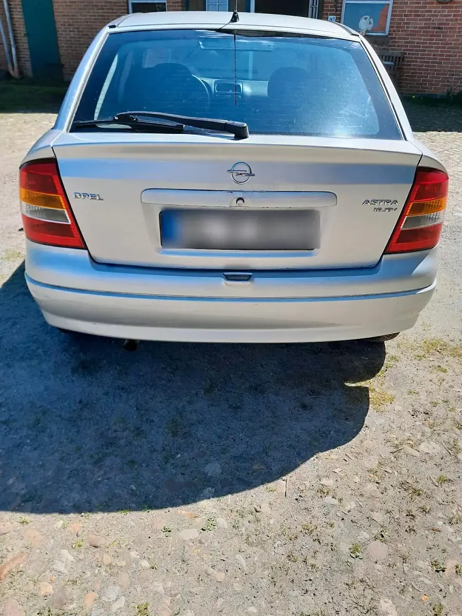 Gebraucht Opel Astra 101 PS (74 kW) 2003 Silber Limousine