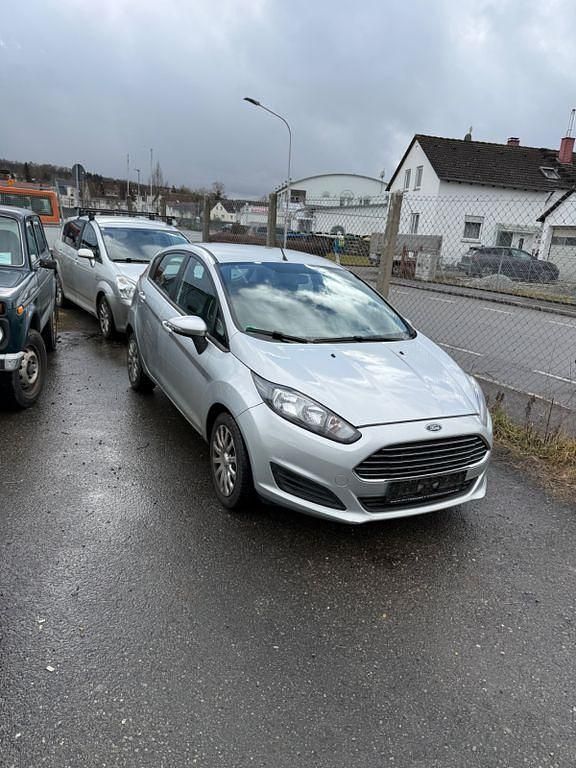 Gebraucht Ford Fiesta Trend 95 PS (69 kW) 2013 Kleinwagen