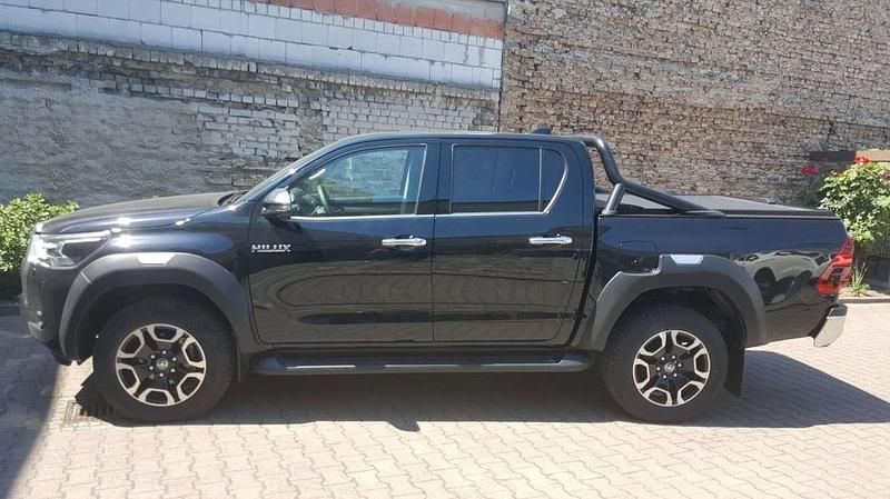 Gebraucht Toyota HiLux 204 PS (150 kW) 2022 Raven black Pickup