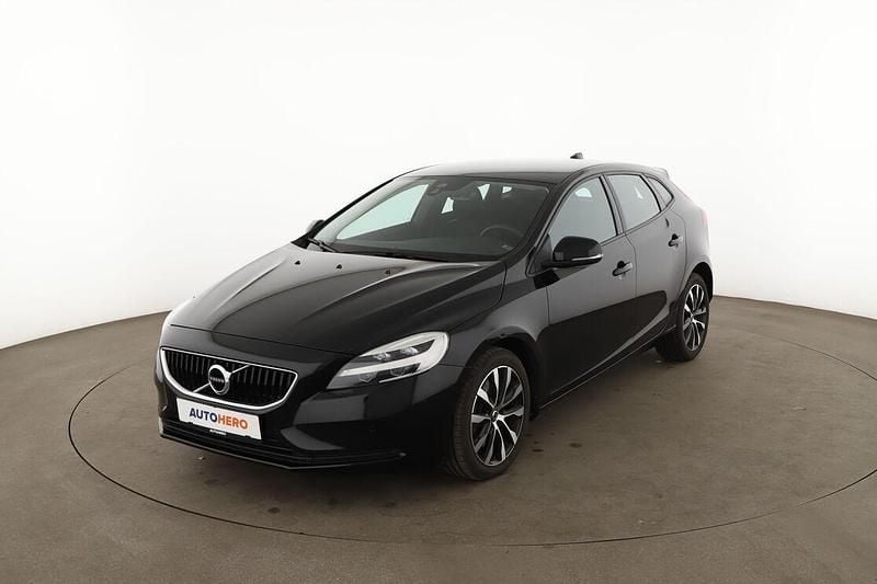 Gebraucht Volvo V40 Momentum 152 PS (111 kW) 2018 Schwarz Kombi