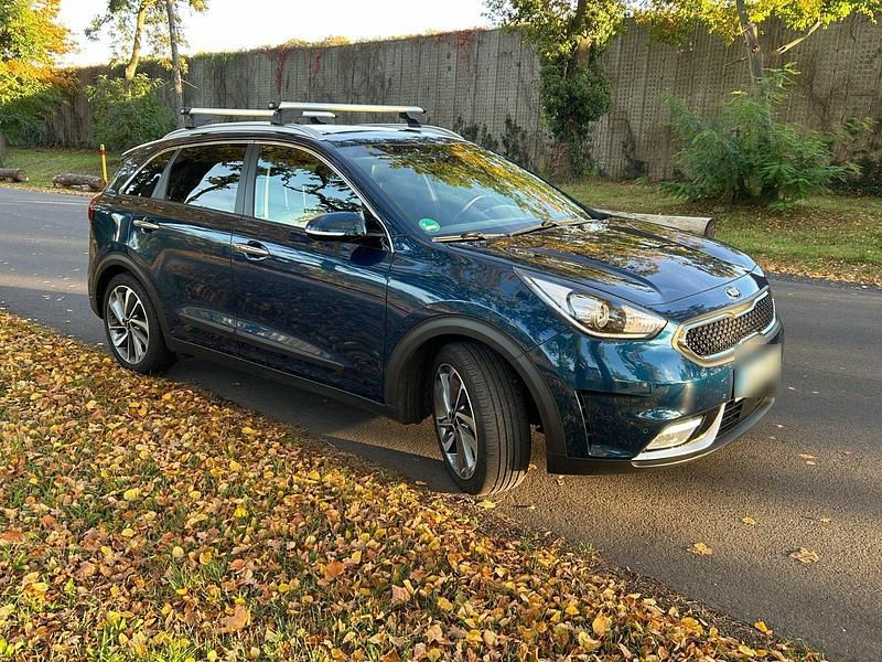 Gebraucht Kia Niro 141 PS (103 kW) 2017 Blau SUV