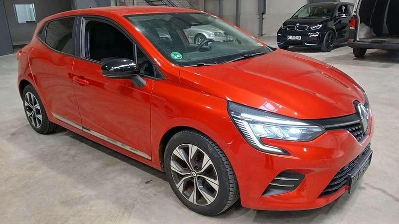 Rot Gebraucht 2022 Renault Clio V Evolution Kleinwagen | 11.499 € (Guter Preis) - Bild 1/4