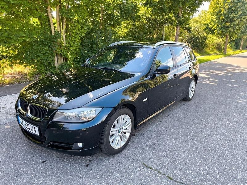 Schwarz Gebraucht 2011 BMW 320 Sport Line Limousine | 5.800 € (Guter Preis) - Bild 1/4