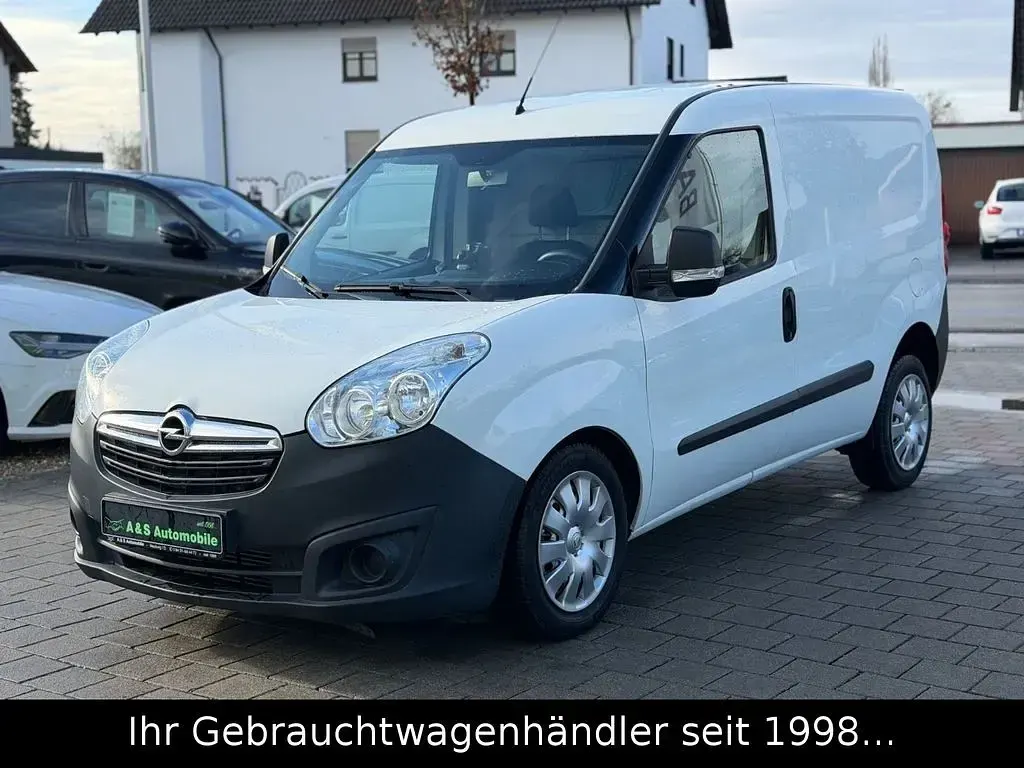 Gebraucht Opel Combo 105 PS (77 kW) 2018 Weiß Van / Kleinbus