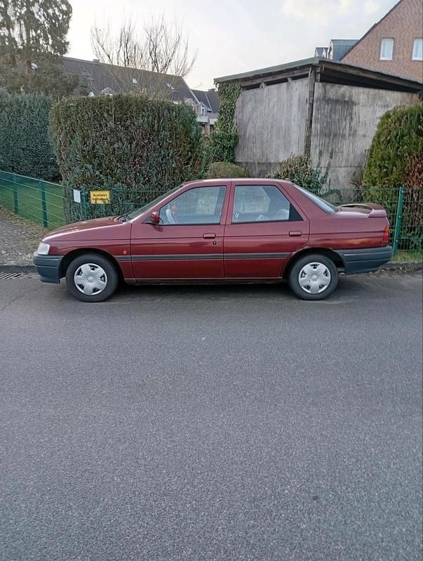 Gebraucht Ford Orion 90 PS (66 kW) 1993 Andere farben Limousine
