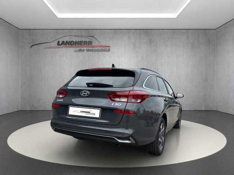 Neu Hyundai i30 140 PS (102 kW) 2025 Grau Kombi
