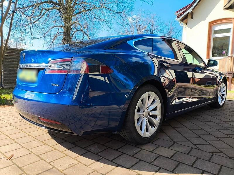 Second-hand Tesla Model S 386 kW (525 CP) 2018 Albastru Hatchback