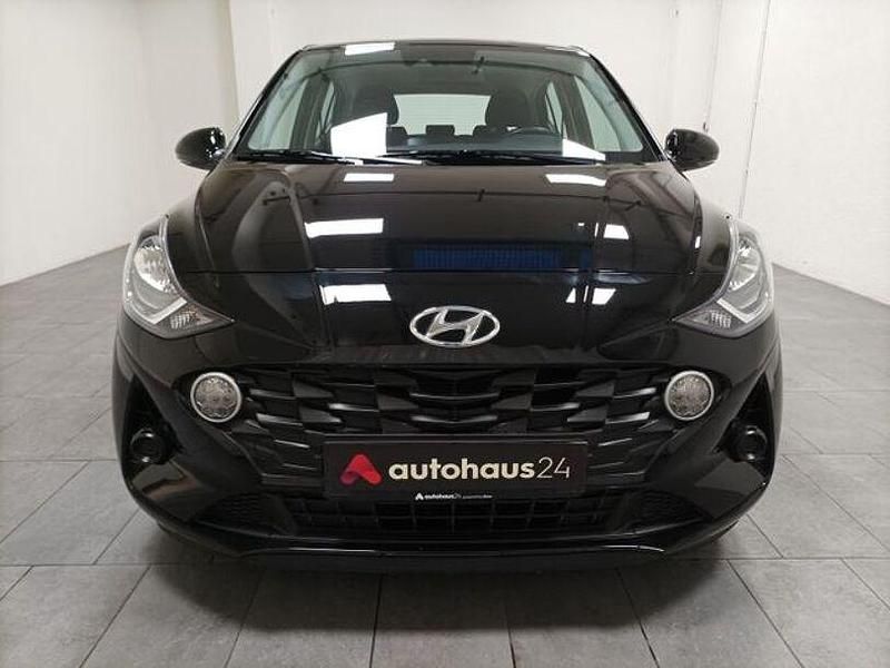 Gebraucht Hyundai i10 Trend 84 PS (61 kW) 2022 Schwarz Kleinwagen