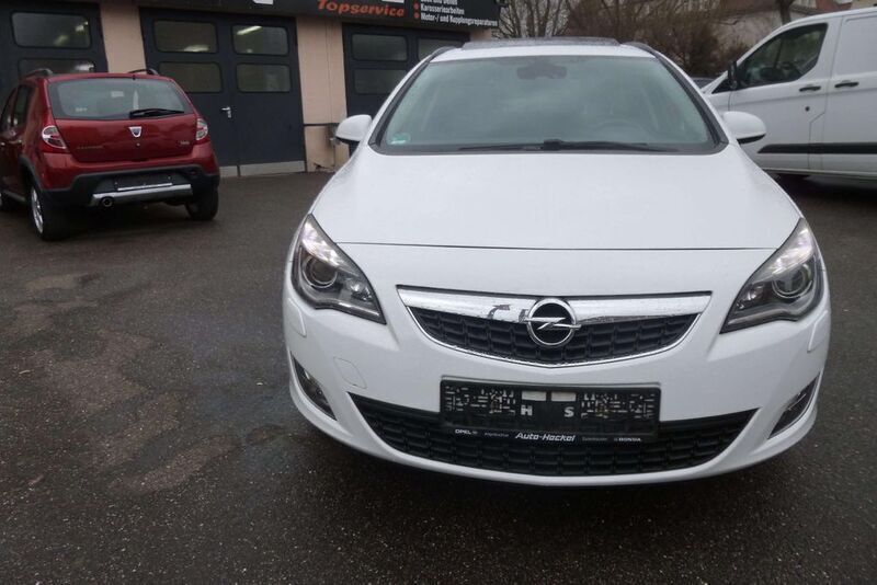 Gebraucht Opel Astra 165 PS (121 kW) 2012 Schneeweiss/summitwhite/arctic Kombi