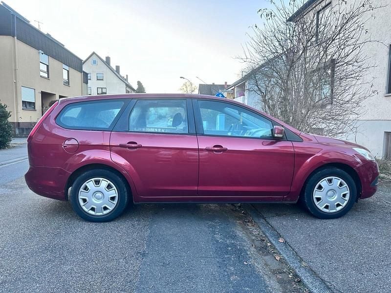 Gebraucht Ford Focus 100 PS (73 kW) 2008 Rot Kombi