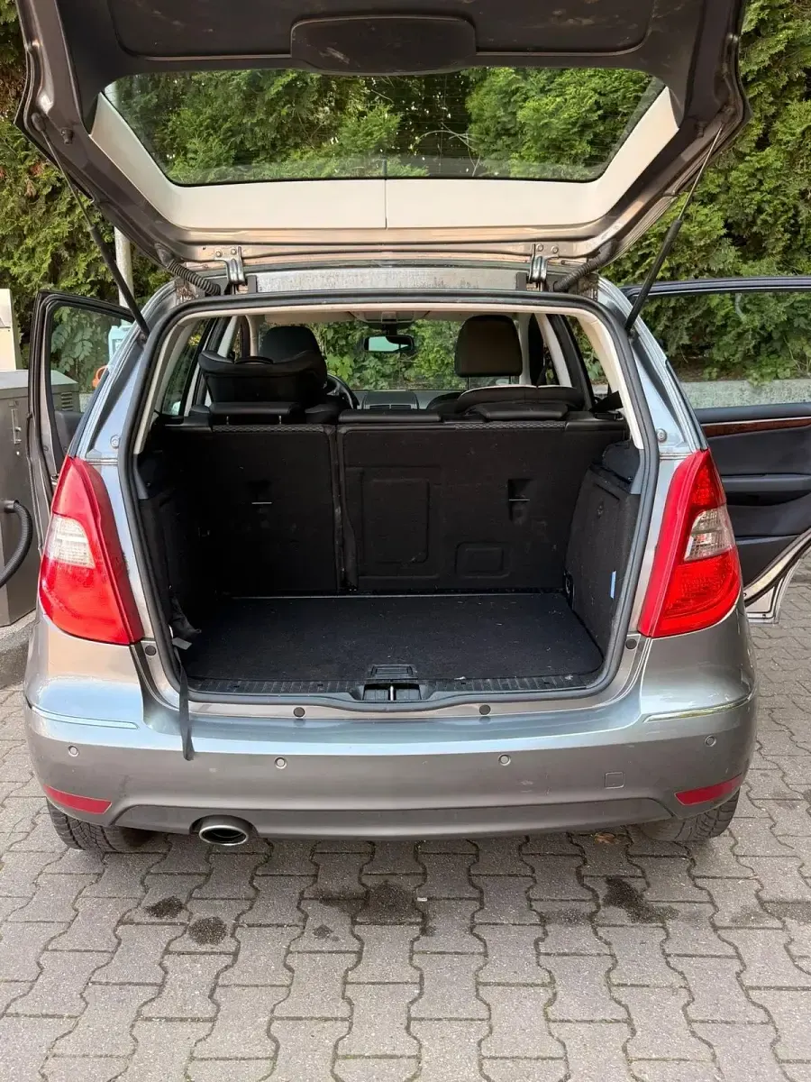 Gebraucht Mercedes A150 95 PS (69 kW) 2009 Grau Kleinwagen