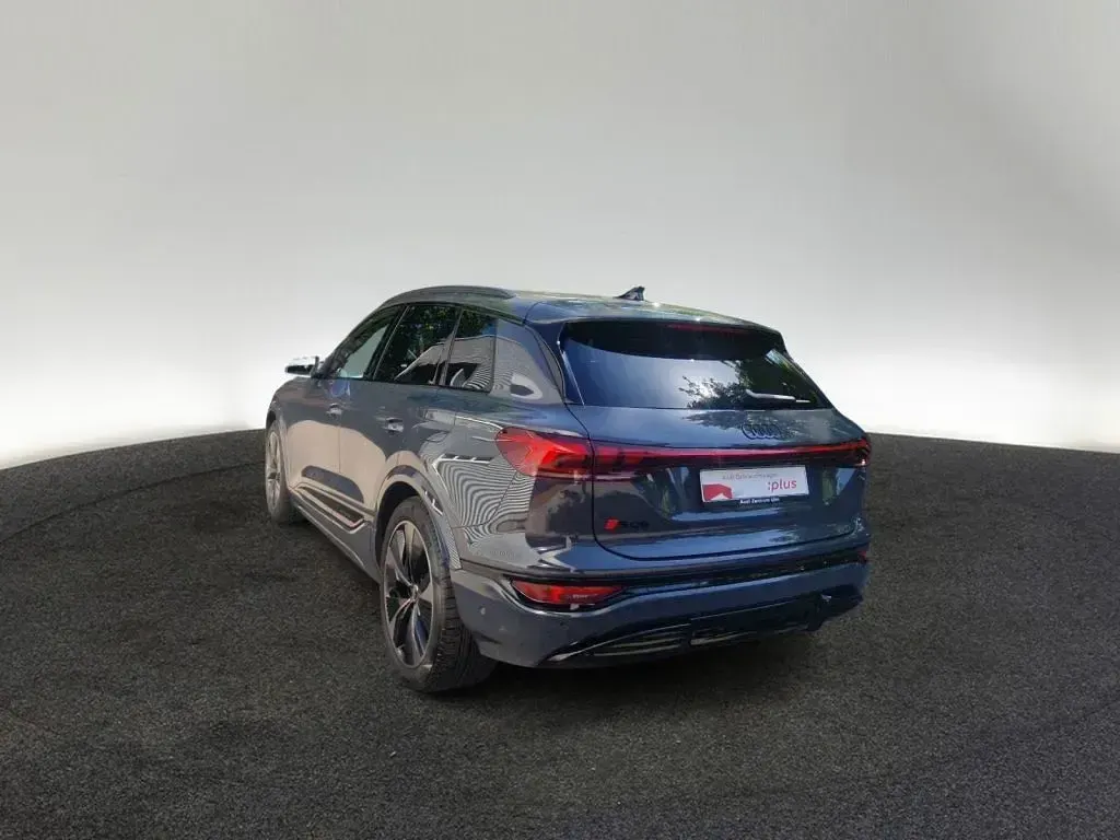 Gebraucht Audi e-tron Ambiente 359 kW (489 PS) 2025 Magnetgrau (metallic) SUV