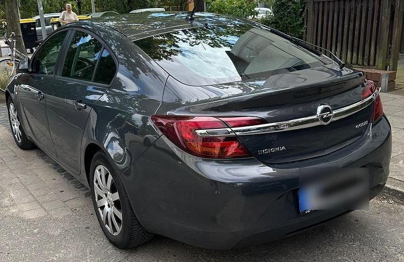 Grau Gebraucht 2014 Opel Insignia Limousine | 4.999 € (Fairer Preis) - Bild 1/4