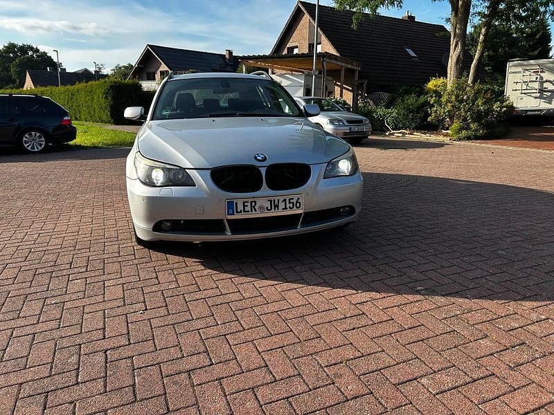 Silber Gebraucht 2005 BMW 525 Kombi | 2.199 € (Fairer Preis) - Bild 1/4